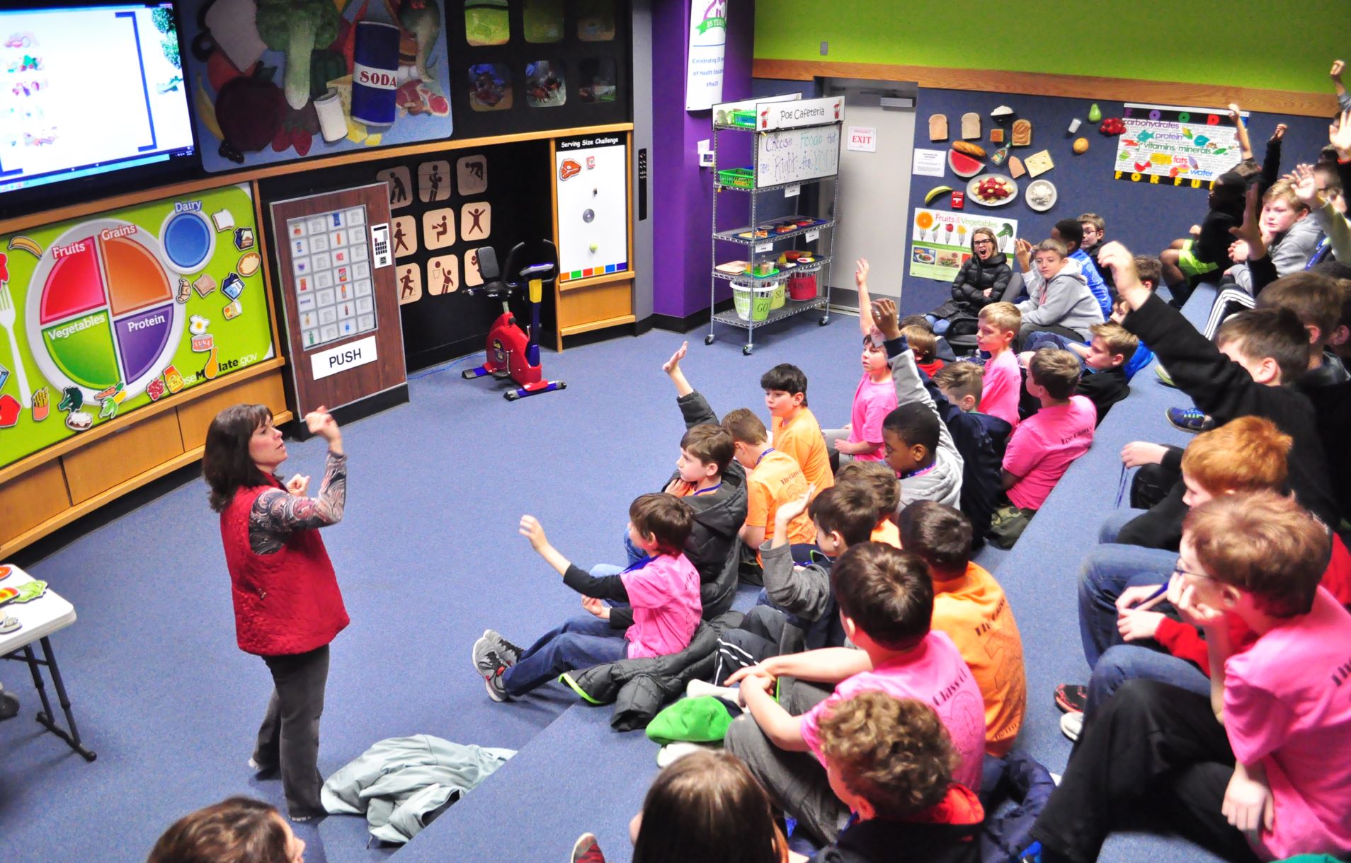 Students participating in a nutrition class at the Poe Center.